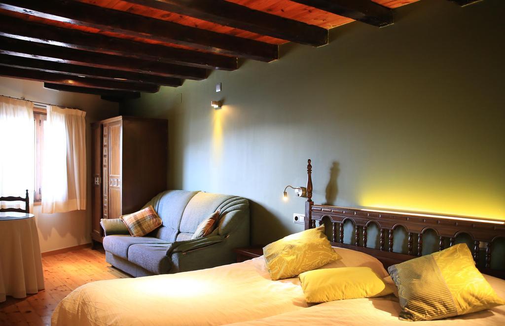 Hotel Can Borrell Meranges Bagian luar foto
