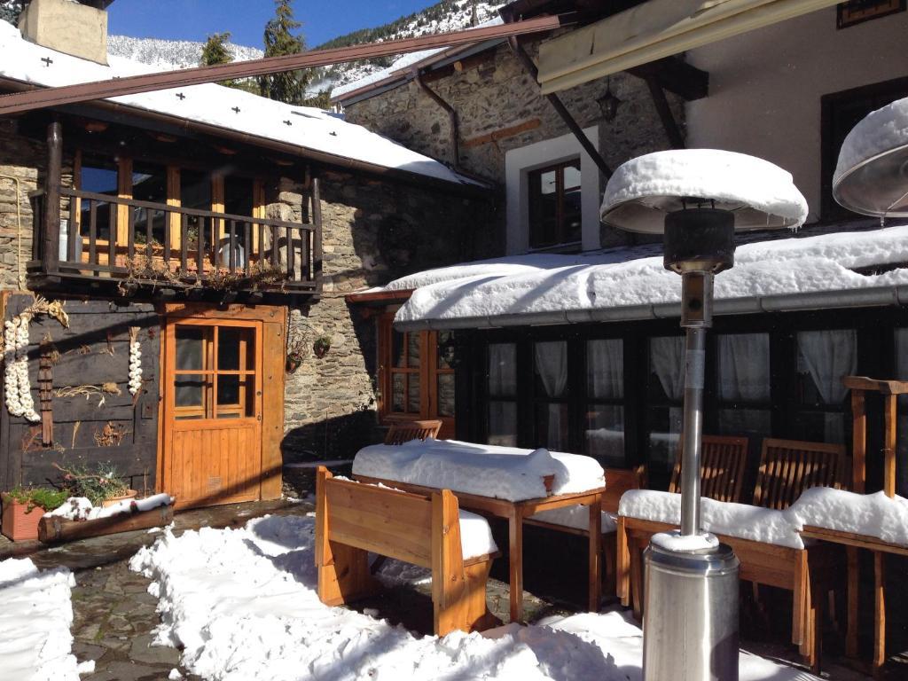 Hotel Can Borrell Meranges Bagian luar foto